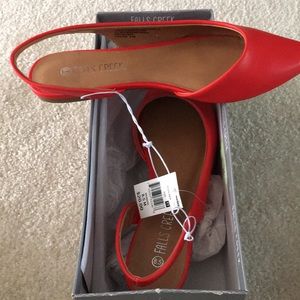 Falls creek NWT red flats 8.5 shoes